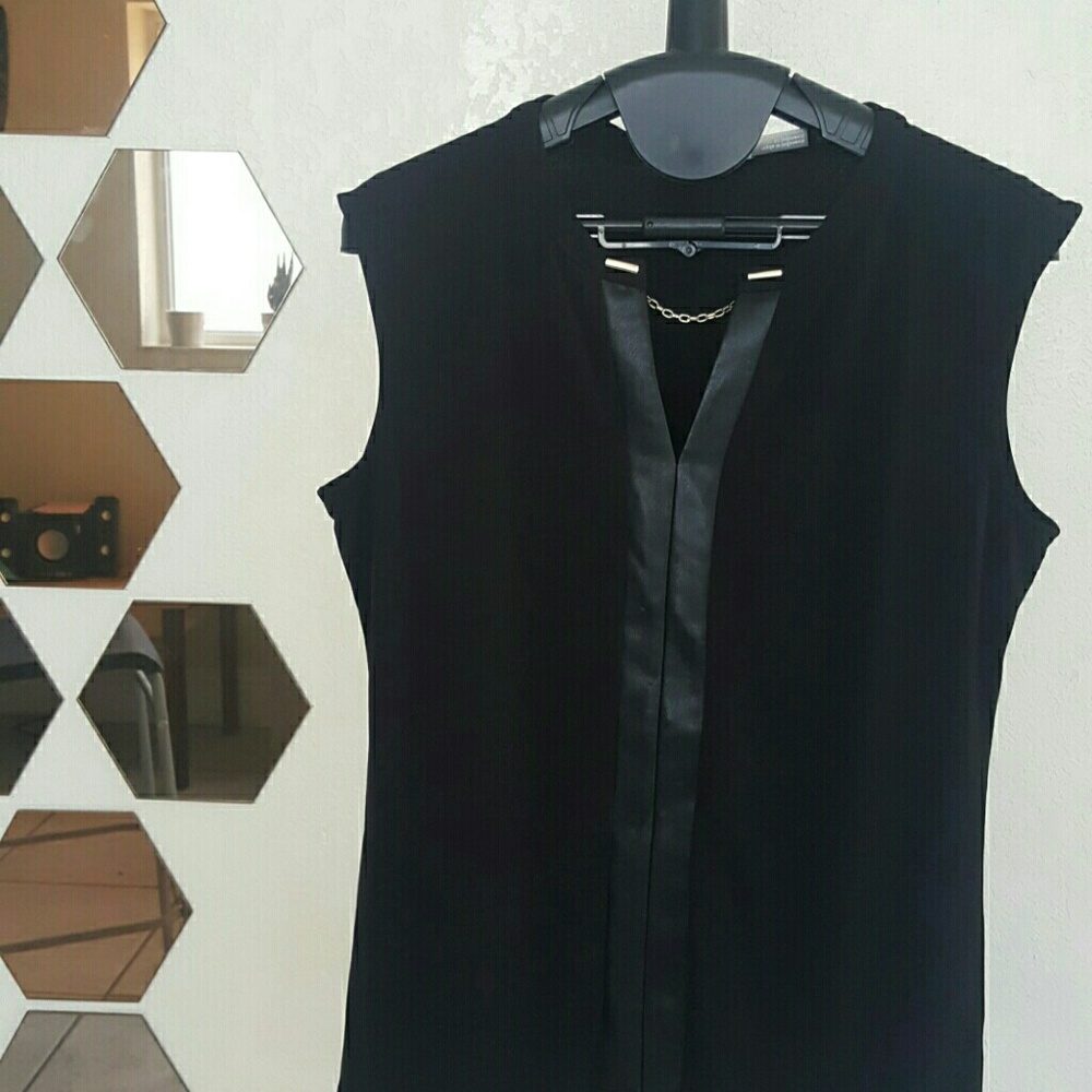 NWT top